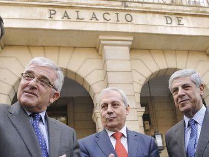El presidente del TSJA, Lorenzo del R&iacute;o, y el presidente del Supremo, Gonzalo Moliner (los dos primeros desde la izquierda).