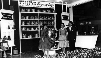Dones somrient en anuncis de la Hispano Suiza del 1958.
