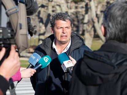 El socialista Carlos Gómez, en febrero pasado cuando aún era alcalde de Baiona.