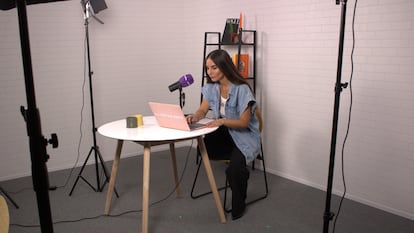 El Talent Hub de Podimo se embarca en la misión de descubrir a los creadores más brillantes y carismáticos, brindándoles apoyo en todo este proceso. En la imagen, la estilista Elena Louro, que presenta 'All that she wants'.