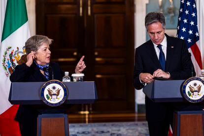 El secretario de Estado de EE UU Antony Blinken y la secretaria de Relaciones Internacionales de México Alicia Bárcena en su comparecencia conjunta tras su reunión de este jueves