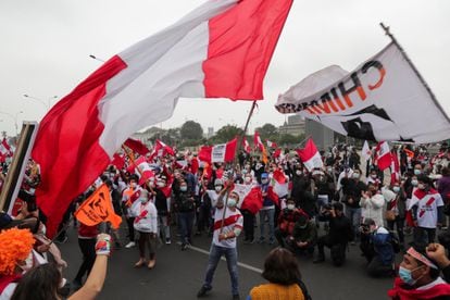 Simpatizantes de la candidata a la presidencia, Keiko Fujimori, se manifiestan en Lima, Perú, el 12 de junio de 2021. 