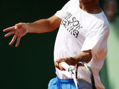 Feliciano Lopez entrena en Roland Garros.