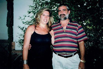 Lucia Garrido con su marido Manuel Alonso en 2004.