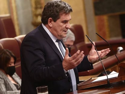 El ministro de Inclusión, Seguridad Social y Migraciones, José Luis Escrivá, en la tribuna del Congreso de los Diputados.