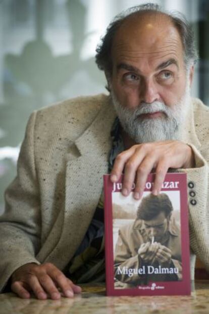 Miguel Dalmau, amb la seva biografia de Cortázar.