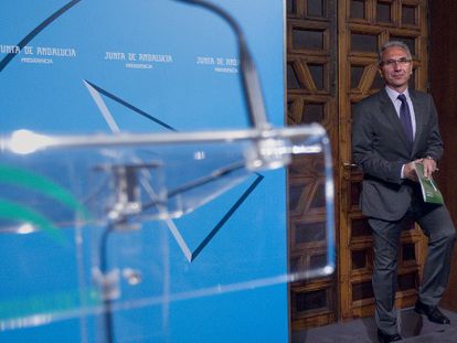 El portavoz del Gobierno, Miguel &Aacute;ngel V&aacute;zquez, en la sala de prensa de San Telmo. 