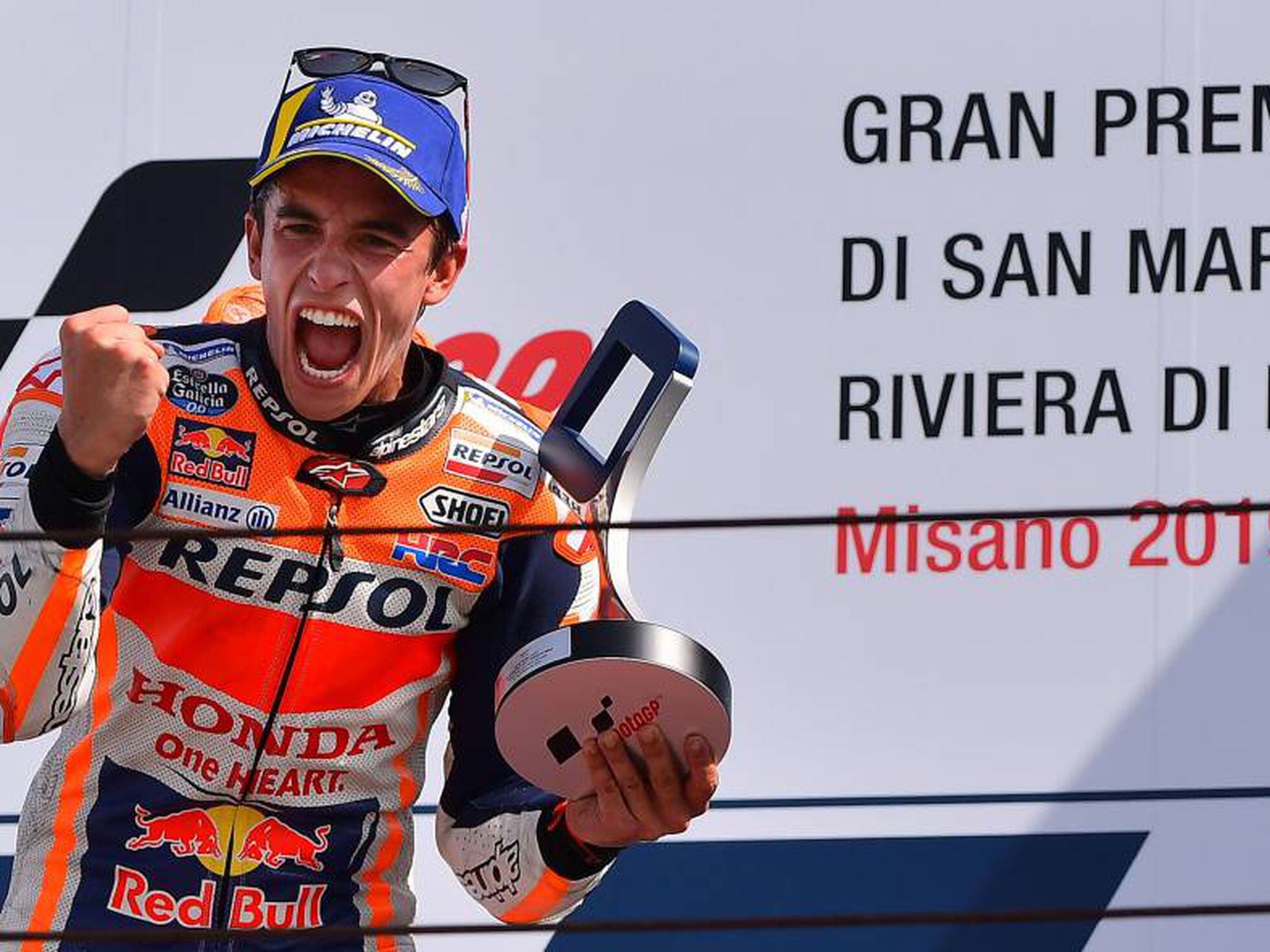 Valentino Rossi gana en Misano sobre cuatro ruedas