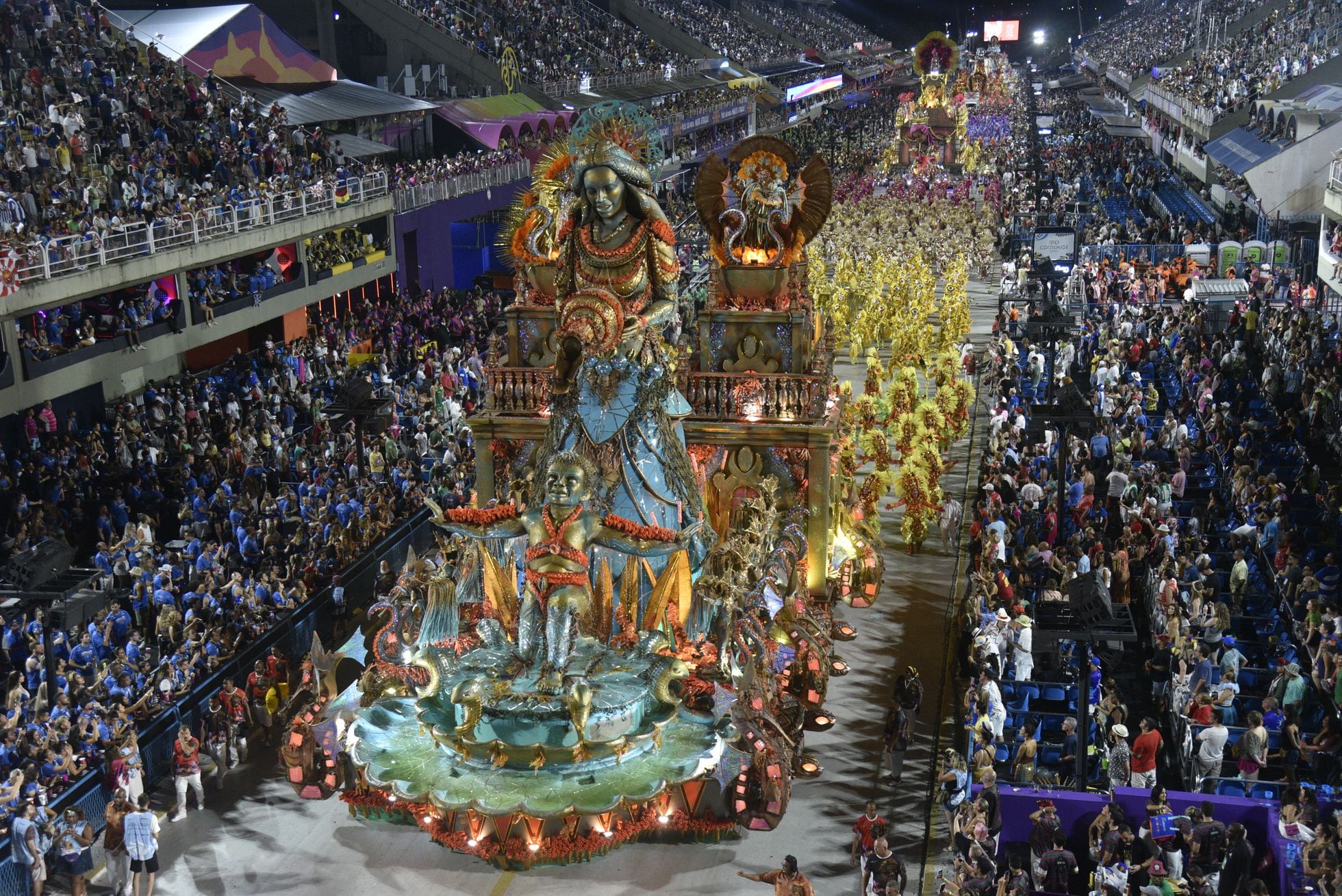 Prostituta, hechicera y santa el Carnaval de Río resucita a la primera