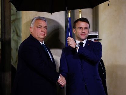 Viktor Orbán y Emmanuel Macron, este jueves en el Elíseo.