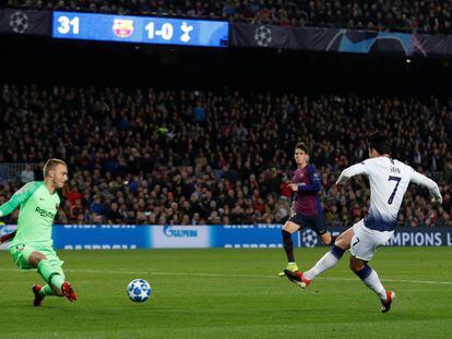 Cillessen detiene un disparo de Son en el Barcelona-Tottenham.