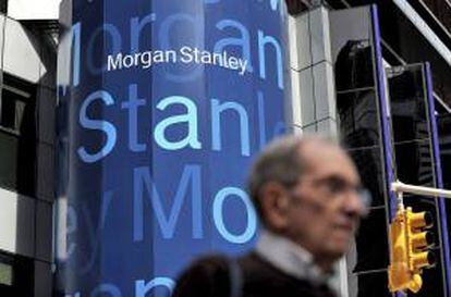 Según los términos del pacto, que está sujeto a la aprobación de las autoridades reguladoras estadounidenses, Morgan Stanley adquiere ahora una participación del 14 % de Citigroup en Smith Barney. EFE/Archivo