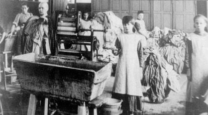 Una 'lavandería de las Magdalenas' irlandesa sin identificar: imagen tomada alrededor de 1900.