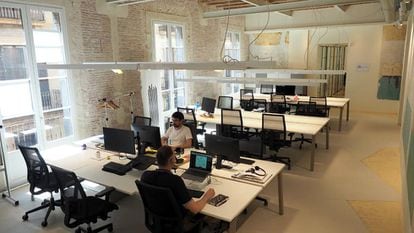 El modelo de trabajo híbrido se impone y sobra espacio en las oficinas.