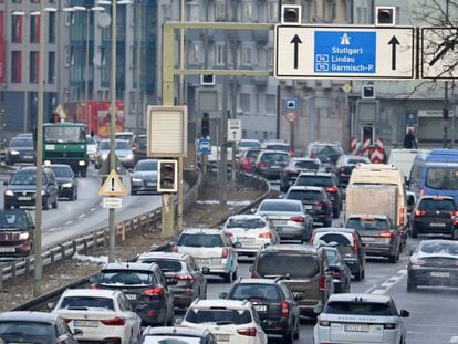 Tráfico en Múnich (Alemania), este martes por la mañana.