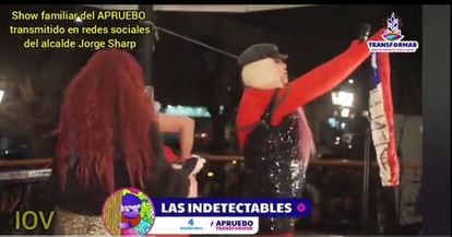 Captura de vídeo de la presentación del grupo Las indetectables en la campaña por el apruebo en Valparaíso (Chile), el 27 de agosto de 2022.