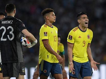 Radamel Falcao lamenta la derrota de Colombia ante Argentina, este martes en la ciudad de Córdoba.