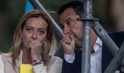 Giorgia Meloni y Matteo Salvini, en un mitin de la coalición de derechas el 22 de septiembre en Roma.