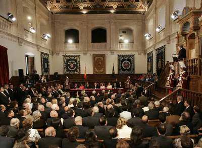 Acto de entrega del Premio Cervantes 2006 a Antonio Gamoneda en el Paraninfo de la Universidad de Alcalá de Henares.