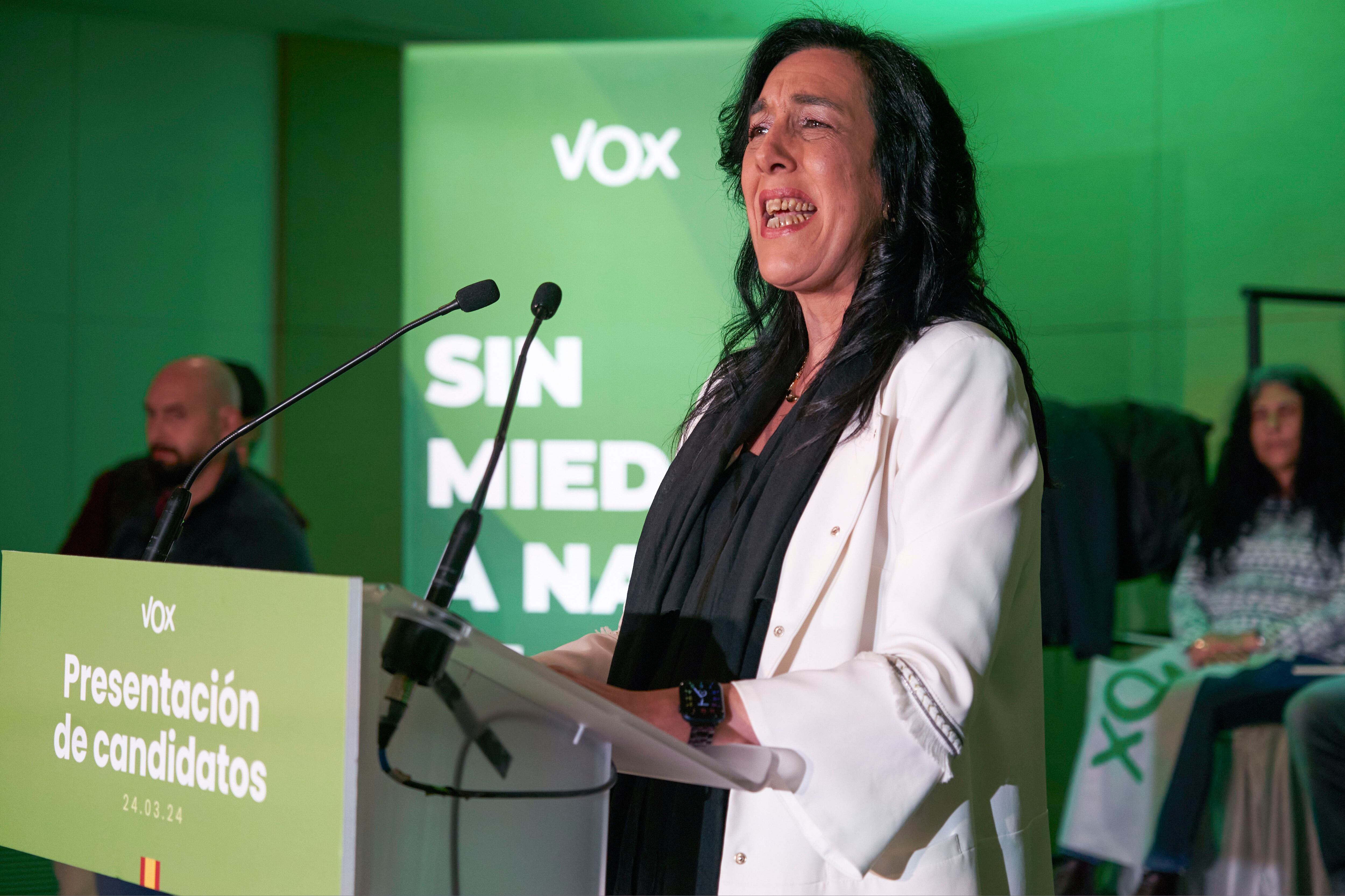 La candidata de Vox a lendakari, Amaia Martínez durante el acto de presentación de los candidatos de su partido a las elecciones vascas celebrado en Vitoria el 23 de abril.