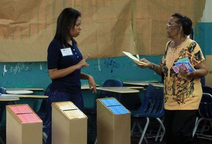 Panameños emiten su voto este domingo