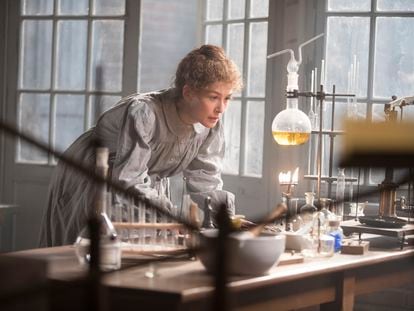 Rosamund Pike en 'Madame Curie'
