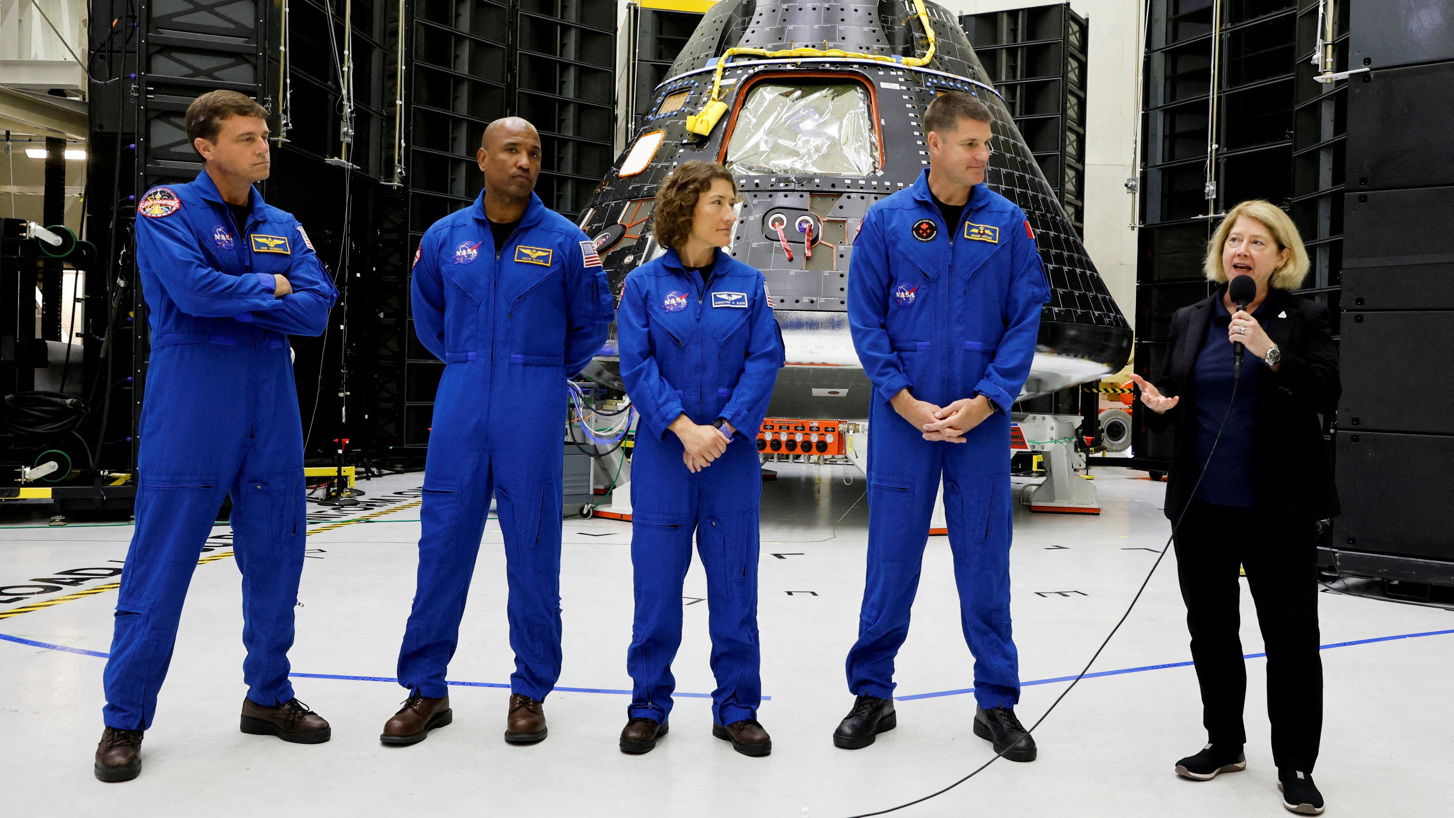 Los astronautas de la misión Artemis II Reid Wiseman (comandante), Victor Glover (piloto), y los especialistas de misión Christina Hammock Koch y Jeremy Hansen.