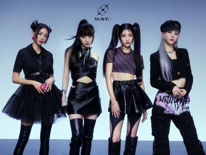 Las cuatro integrantes virtuales del grupo de pop surcoreano MAVE: