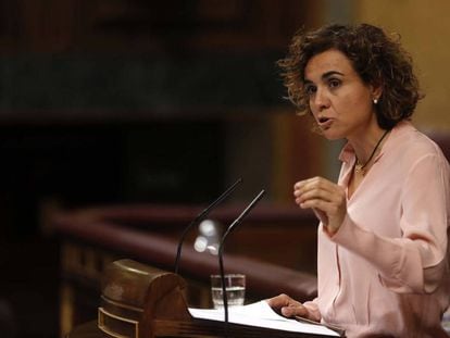 La ministra de Sanidad, Montserrat Dolors, en el Congreso.