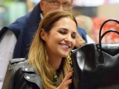 Paula Echevarria en el aeropuerto de Madrid, el pasado mayo.