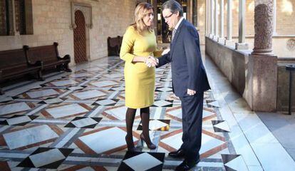 Susana D&iacute;az y Artur Mas en el Palau de la Generalitat. 