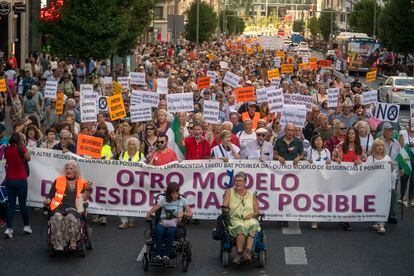 Manifestantes protestan este sábado en Madrid.