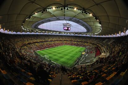 El interior del estadio National Arena de Bucarest en un encuentro entre el Atlético de Madrid y el Athletic Club.