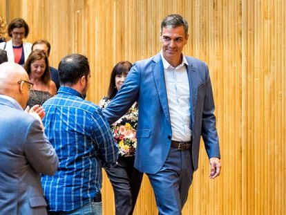 Pedro Sánchez, con Cristina Narbona y Francina Armengol, el miércoles en el Congreso.