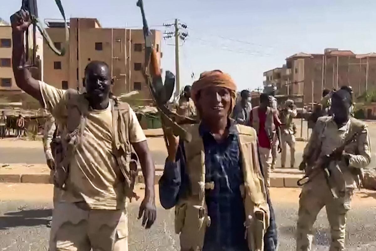 Altos cargos del régimen del expresidente Al Bashir aprovechan el caos en Sudán para fugarse de prisión |  Internacional