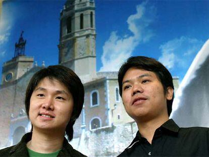 Banjong Pisanthanakun (izquierda) y Parkpoom Wongpoom.