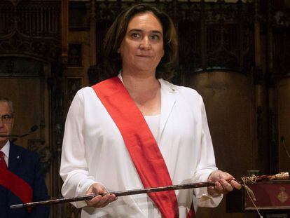 La alcaldesa de Barcelona, Ada Colau, al ser reelegida, en junio de este año.