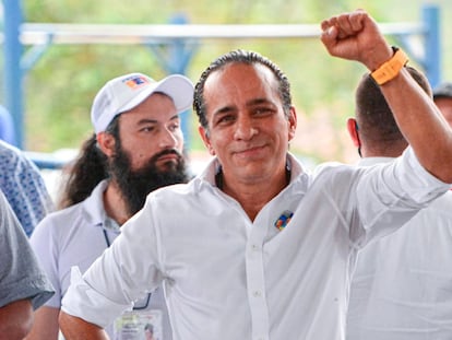 El senador Alexander López Maya en Santa Rosa de Cabal, departamento de Risaralda (Colombia), durante un evento de campaña de Francia Márquez el 30 de abril de 2022.