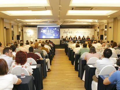 Asamblea de AOTEC.