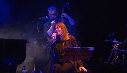 Maria del Mar Bonet, en el concierto en los Llu&iuml;sos de Horta.