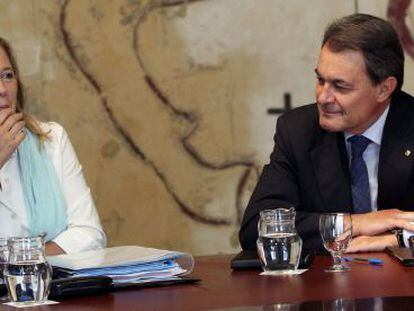 Artur Mas y la vicepresidenta, Joana Ortega durante la reunión semanal del Ejecutivo catalán.