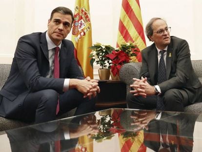 El presidente, Pedro Sánchez, con el president catalán, Quim Torra, este jueves en Barcelona.