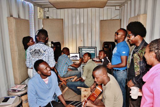 Laboratorio de música de la organización que dirige Jakobsen en Kenia.