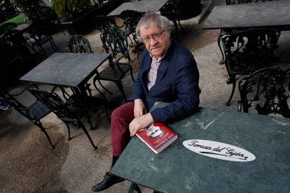 Ian Gibson, retratado en el madrileño Café Gijón esta semana.