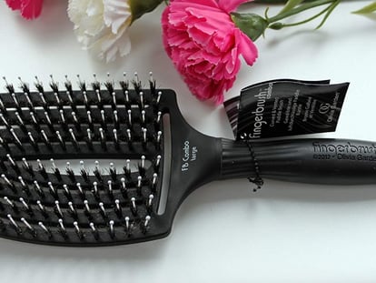 Así es ‘FingerBrush’, el cepillo para el pelo más vendido en Amazon: cerdas de jabalí y efecto secado rápido