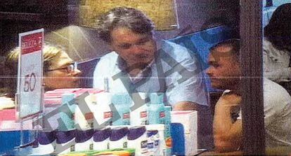 Sito Miñanco, en el centro de la fotografía, en una imagen tomada por la Policía en Marbella durante un seguimiento.