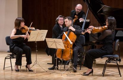 Jiyoon Lee (violín), Elisabeth Leonskaja (piano), Claudius Popp (violonchelo) y Yulia Deyneka (viola) interpretan el Cuarteto con piano op. 60 de Brahms el pasado martes.