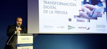 Jos&eacute; Luis Sainz durante el discurso de apertura de la convenci&oacute;n anual de AEDE.