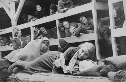 Mujeres en un barracón de Auschwitz, el 27 de enero de 1945, día de la liberación.