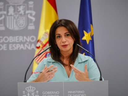 Silvia Calzón, secretaria de Estado de Sanidad, este lunes en rueda de prensa.